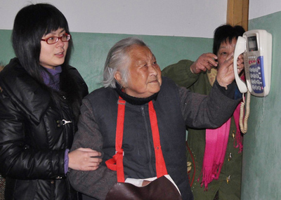 居家養(yǎng)老一鍵通電話服務(wù) 便捷關(guān)愛，守護老年居民幸福晚年